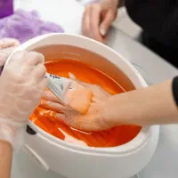 پارافین تراپی دست و پا|خدمات آرایشگری و زیبایی|شیراز, شهرک والفجر|دیوار