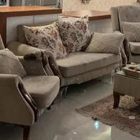 مبلمان ۴ نفره با میز جلومبلی