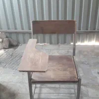 صندلی دانش آموزی برای شبیه سازی موقعیت آزمون