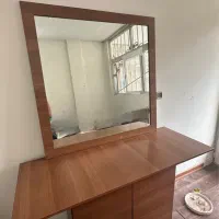 میز ارایش و ایینه