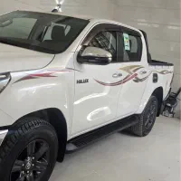 هایلوکس دوکابین دنده ای 2025 فول