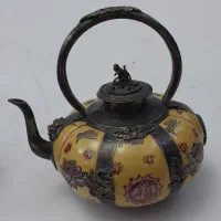 قوری چینی بدزده ورشو وارداتی کهنه