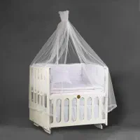 تخت کنار مادر