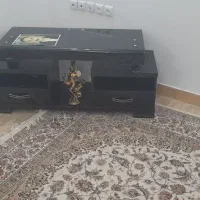 تلویزیون سامسونگ سالم وتمیز همراه با میز|تلویزیون و پروژکتور|دماوند, گیلاوند|دیوار