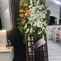 تاج گل شیک وتازه برای مراسم ترحیم