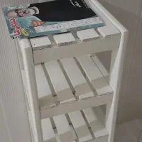 استند چوبی .