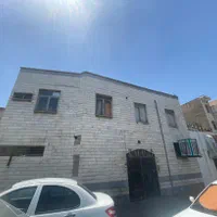 ۱۲۰ متر همکف بر چهارراه(مناسب تولیدی،مطب و غیره)