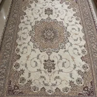 یک تخته فرش۱۲متری کرمی جنس درجه یک