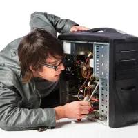 استخدام ۲ نفر سرویسکار رایانهای
