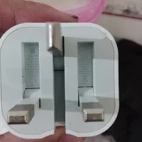 شارژر آیفون در حد نو