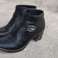 کفش چرم زنانه سایز40 درحدنو