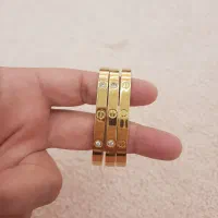 دستبند کارتیر لاو مربعی