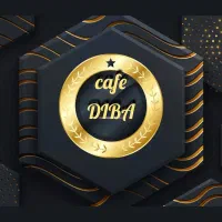 قلیون زن و سالن دار کافه رستوران