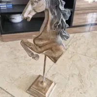 مجسمه اسب چوبی