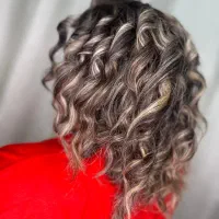 خدمات رنگ مو به صورت حرفه ای