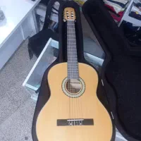 گیتار در حد نو