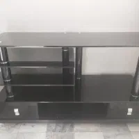 میزتلویزیون شیشه ای