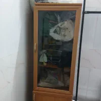 اینه و یک کمد