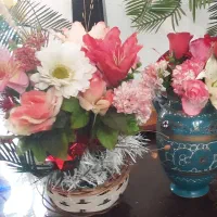فروش یکجای ۶ استند و گلدان پر از گل زیبای مصنوعی|گل مصنوعی|تهران, قیام|دیوار