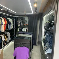 فروشنده بوتیک