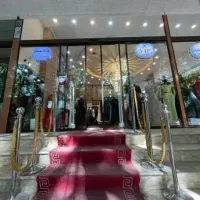 فروشنده خانم