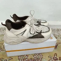 فروش کفش نو و دست دوم