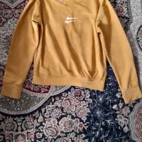 بلوز در حد نو و سالم و خوش رنگ