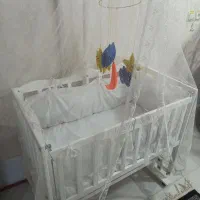 تخت گهواره ای نوزاد در حد نو مناسب سیسمونی|تخت و صندلی بچه|سبزوار, شرق کال میانی|دیوار
