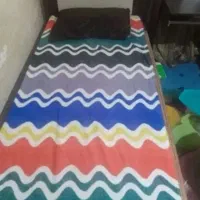 تخت یک نفره ۱/۸۰۰. کتابخانه ۲۵۰۰.میزتک ۸نفره ۴۵۰۰