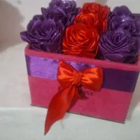 فروش  وسفارش انواع  گل روز روبانی جاویدان