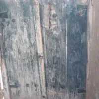 درب چوبی قدیمی دوعدد موجوده