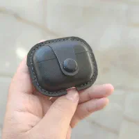 کاور قالبی ایرپاد چرم طبیعی گاوی دستدوز رنگ‌ مشکی