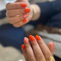 آموزش حرفه‌ای و خدمات کاشت ناخن|خدمات آرایشگری و زیبایی|قم, آزادگان|دیوار