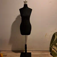 مانکن نیم‌تنه زنانه