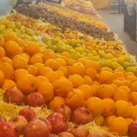 کارگر میوه فروشی