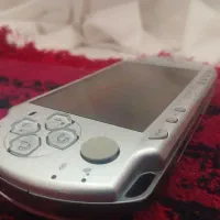 psp 2000 نقره ای کم یاب