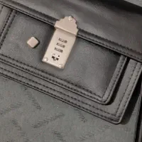 کیف دستی|کیف، کفش، کمربند|رشت, بازار|دیوار