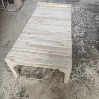 تخت چوبی