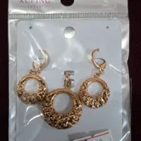 گشواره و سینه ریز رنگ ثابت..