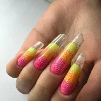 آموزش و خدمات کاشت ناخن