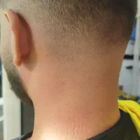 پیرایش موتک انتهای شهرک فرهنگیان جلوی مسکن مهرها