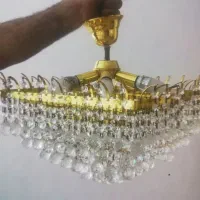 یک جفت لوستر با لامپ