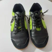 کفش سالن فوتسال