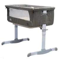 تخت کنار مادر