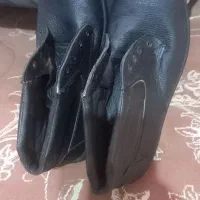 یک جفت کفش ایمنی نو سایز ۴۲