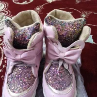 کتونی دخترانه سایز ۳۱ و ۳۵