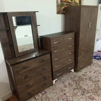 ست کمد و دراور ومیز آرایش درحدنو سالم تمیز و مرتب