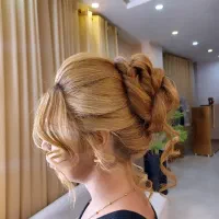 همکاری بصورت درصدی خدمات کوتاهی وشنیون باقیمت خوب|خدمات آرایشگری و زیبایی|رشت, معلم|دیوار