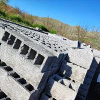 نیرو کار در کارگاه بلوک در شهر (کامیاران)