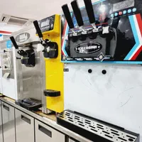 بستنی ساز (دستگاه بستنی قیفی)